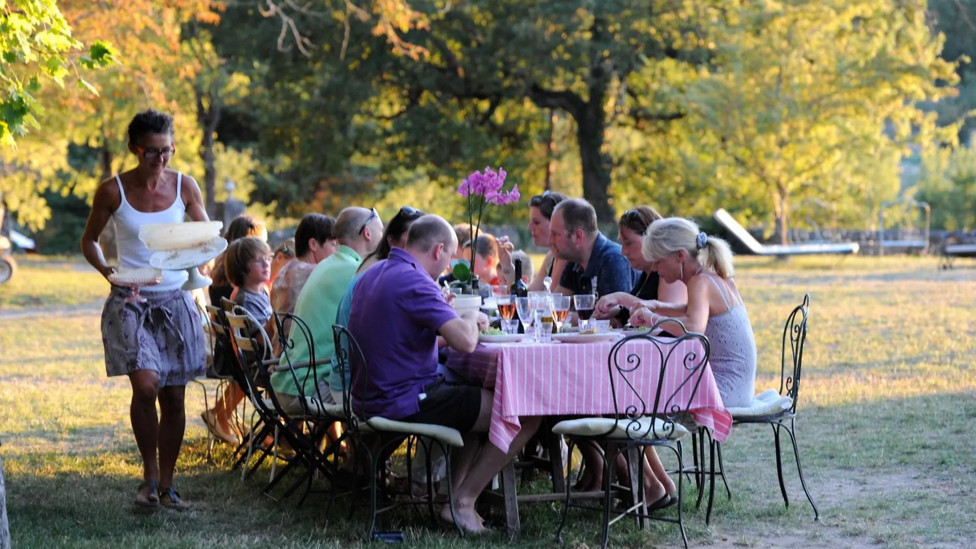 Chateau De Peyrolles Apt Holiday home