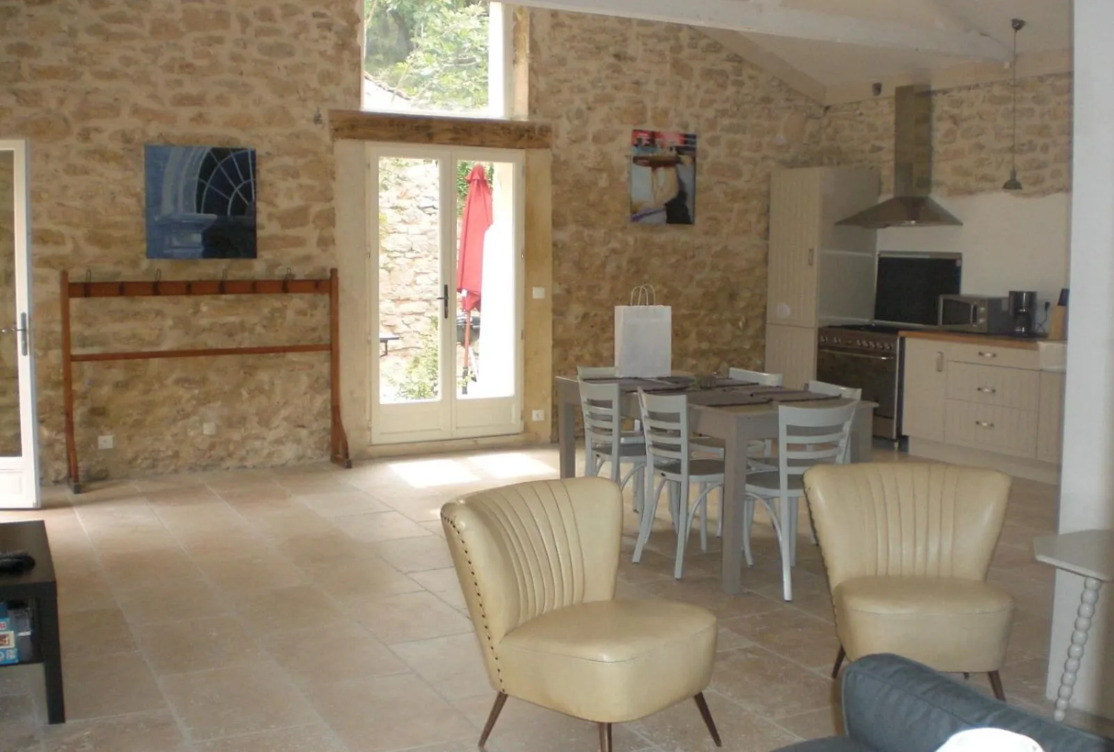 Chateau De Peyrolles Apt 0*,