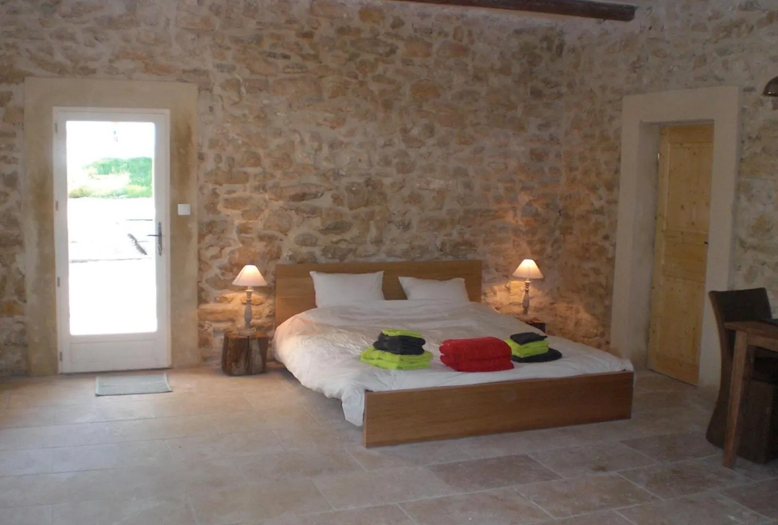 Chateau De Peyrolles Apt 0*,