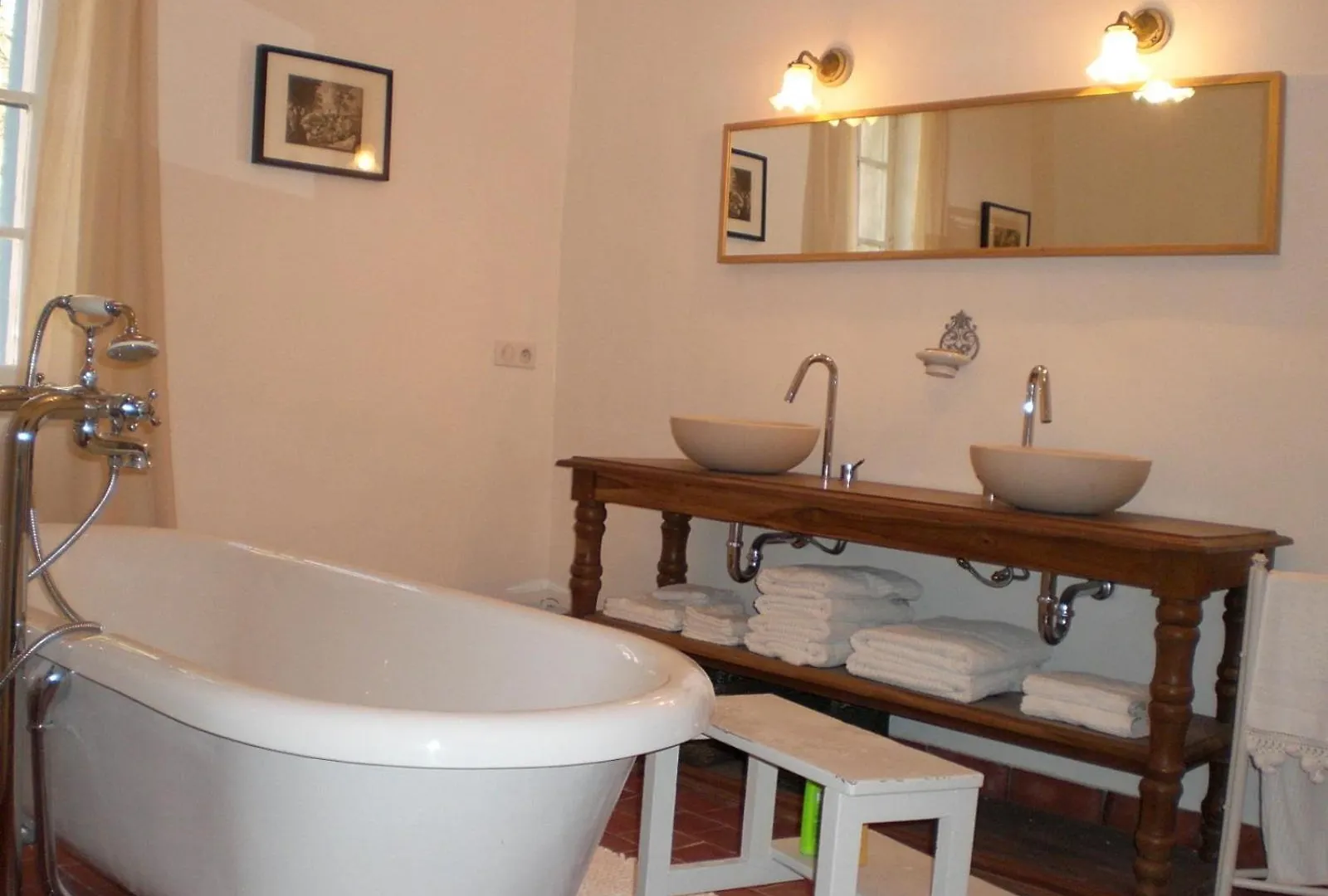 Chateau De Peyrolles Apt 0*,  France